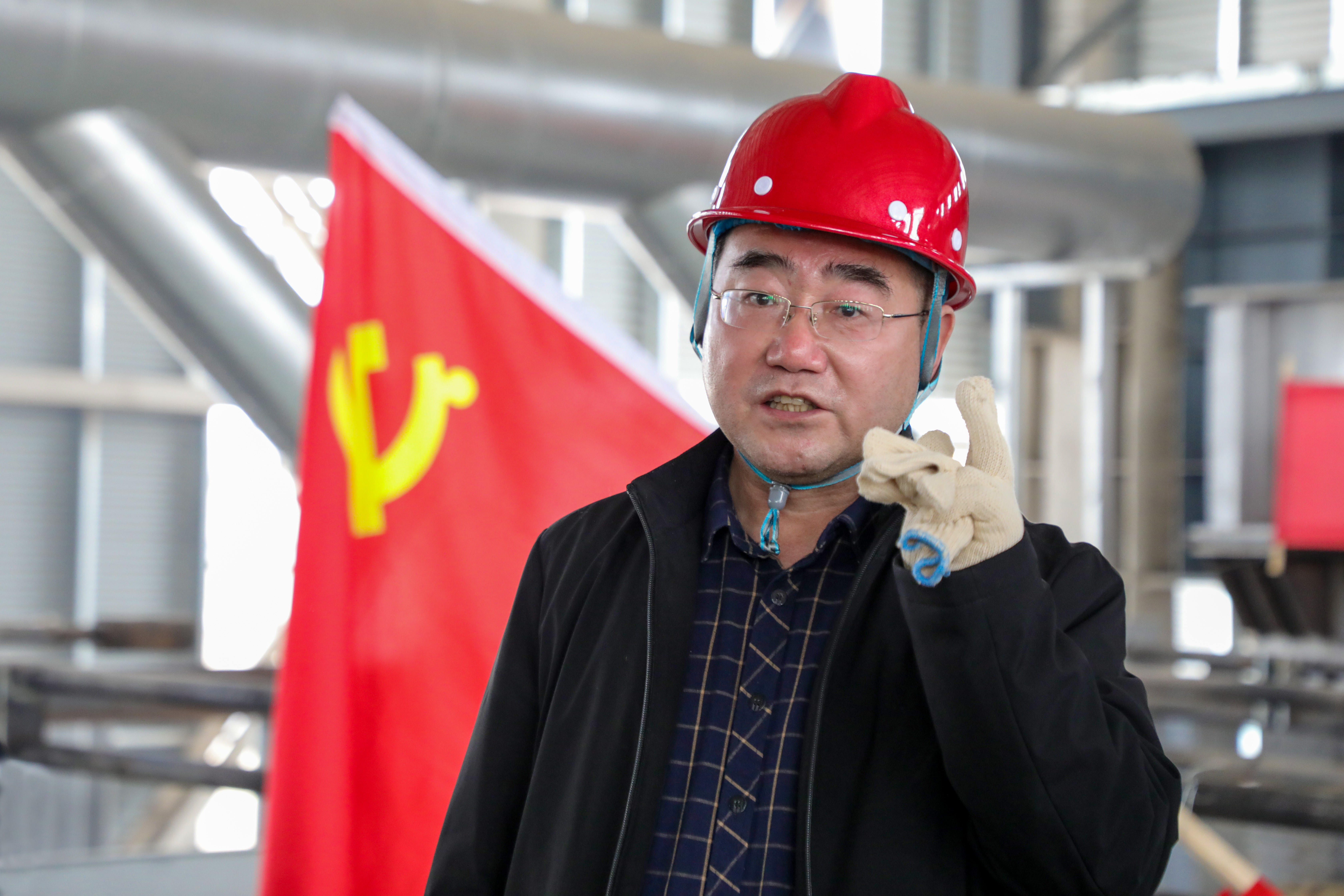 重要進(jìn)展！許昌安彩熔窯大碹順利合攏