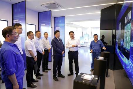 打造向上向前第一象限生力軍 錘煉甘于做人做事作難、受苦受累受屈的企業(yè)家隊(duì)伍——河南投資集團(tuán)黨委書記、董事長(zhǎng)劉新勇蒞臨安彩高科開展主題教育調(diào)研